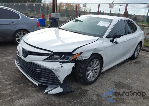 2020 Toyota Camry Le из США, поврежденный, VIN 4T1C11AKXLU363933